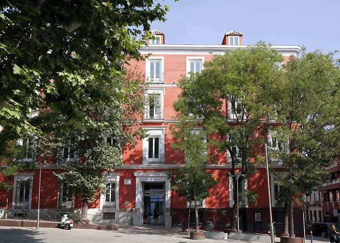 Hoteles baratos en Madrid Chueca: ¡Encuentra tu alojamiento ideal!